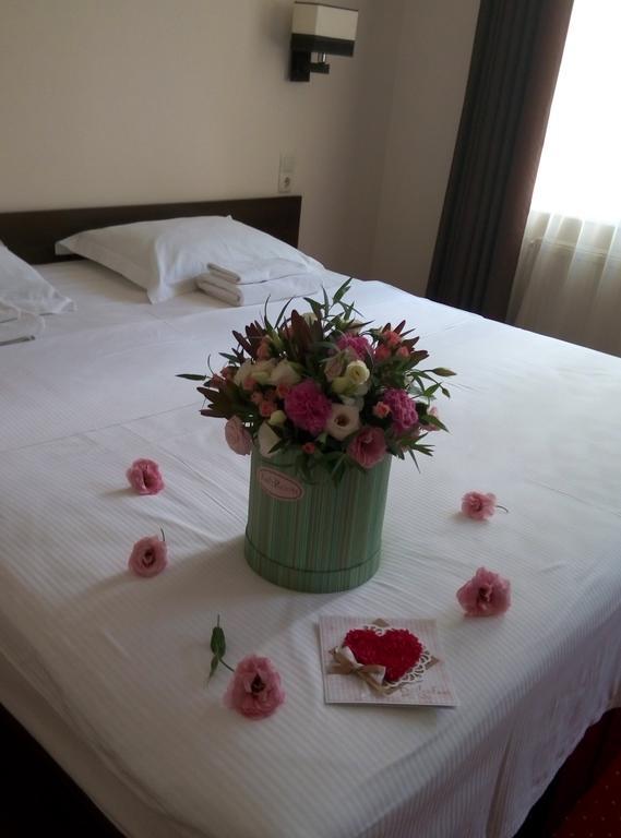 Hotel 12 Charków Zewnętrze zdjęcie