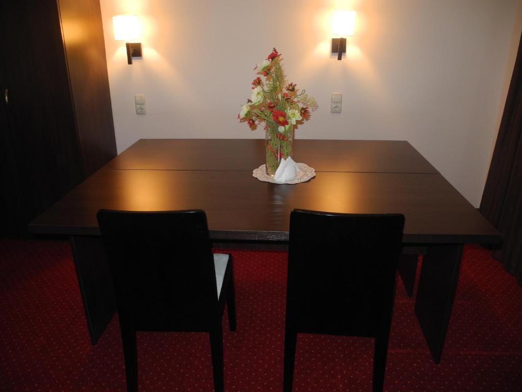 Hotel 12 Charków Zewnętrze zdjęcie