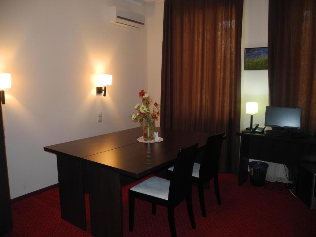 Hotel 12 Charków Zewnętrze zdjęcie