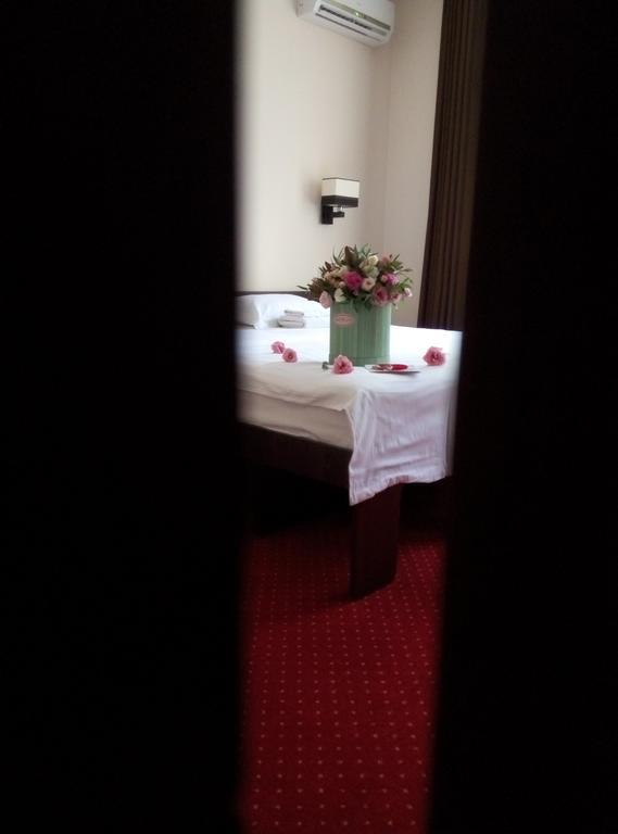 Hotel 12 Charków Zewnętrze zdjęcie